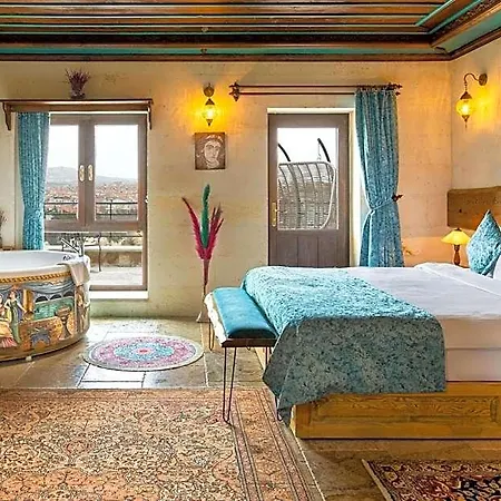 Acer Cave Hotel 3*