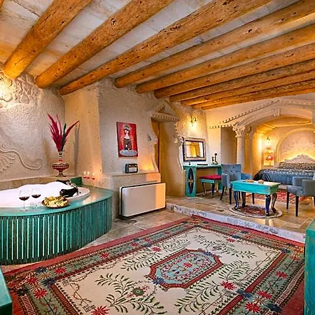 Hotel Acer Cave