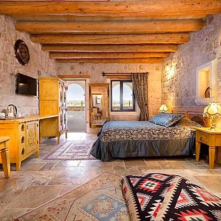 Acer Cave Hotel 3*