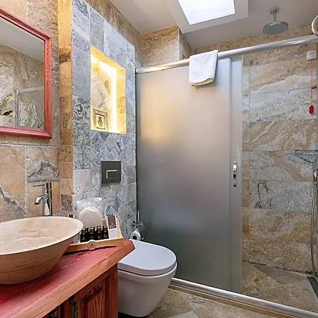 Hotel Acer Cave