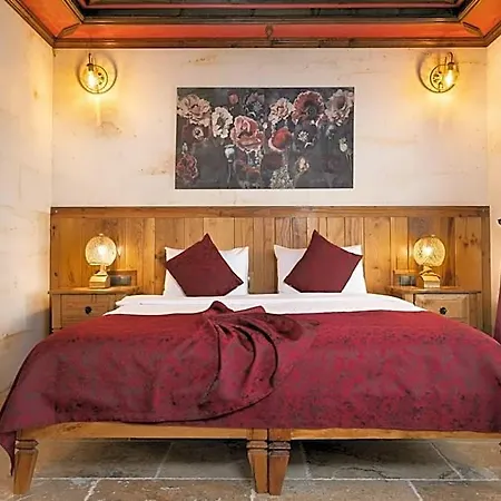 Acer Cave Hotel