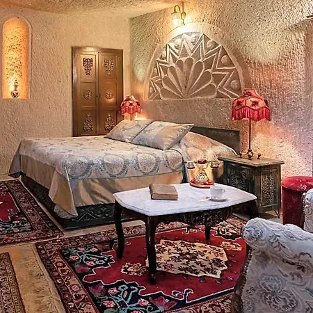Hotel Acer Cave